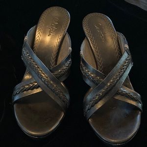 Fun and fashionable leather sandals.